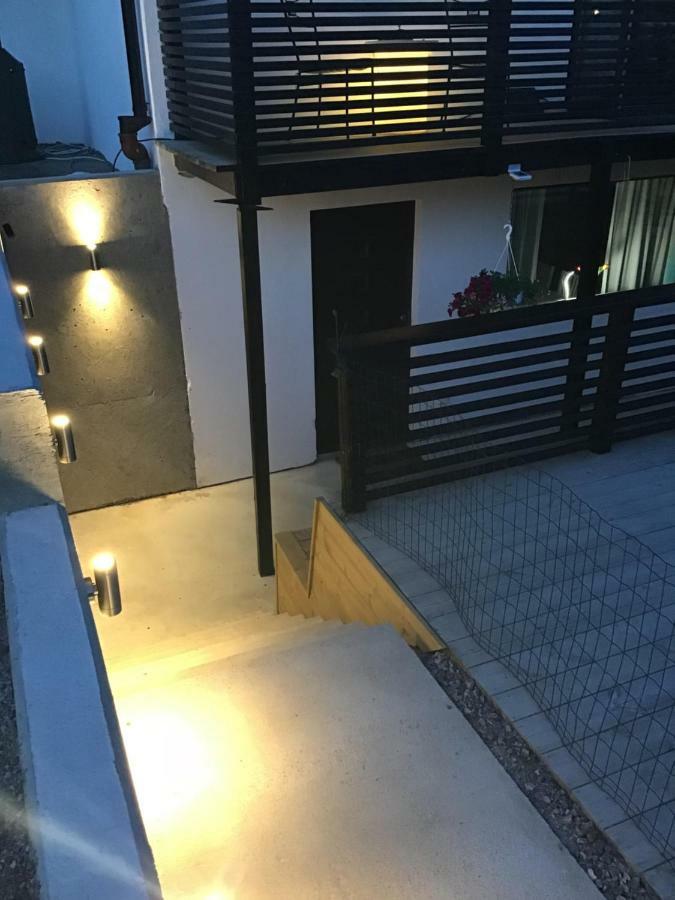 Lagenhet I Villa Pa Fornudden Tyreso Exterior foto